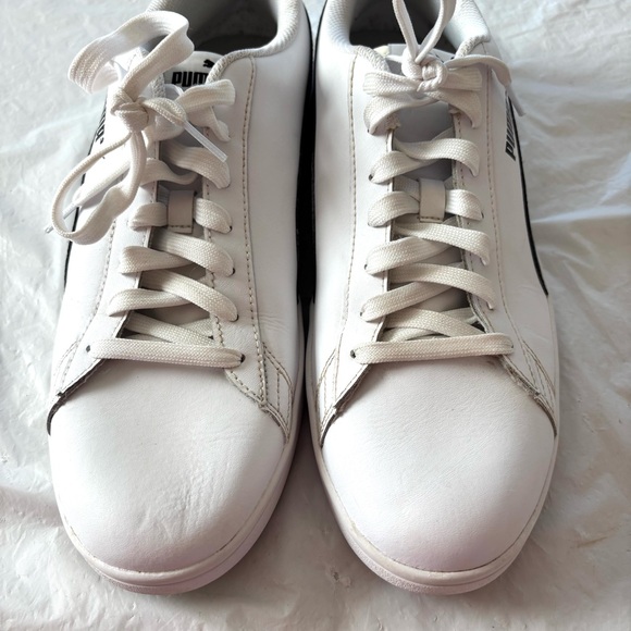 PUMA White and Black Low-Top Sneakers SZ 11 Worn 1X Indoors - Picture 10 of 15